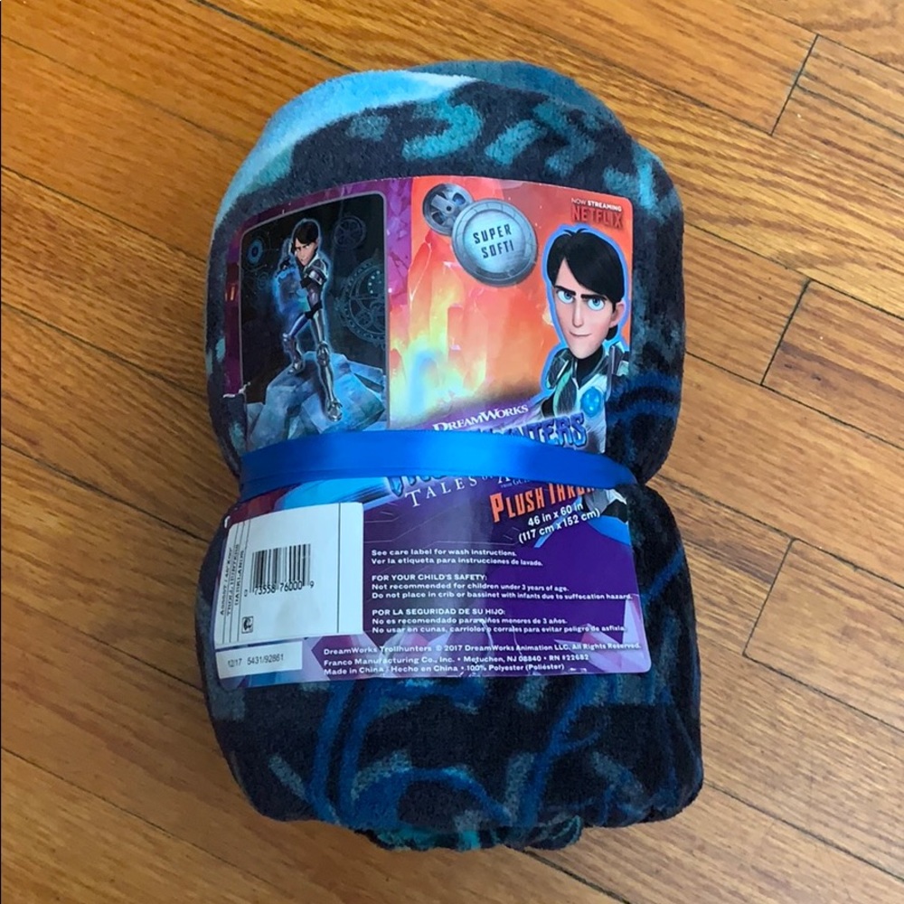 Trollhunters Plush Throw Blanket